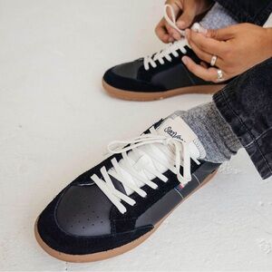 SeaVees Mens Clipper Sneaker